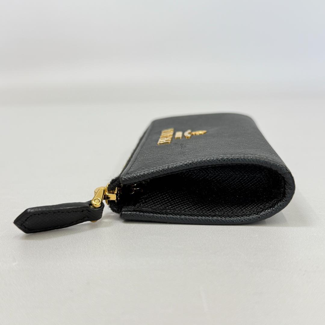 美品 プラダ サフィアーノ ブラック ゴールド キーリング付きケース