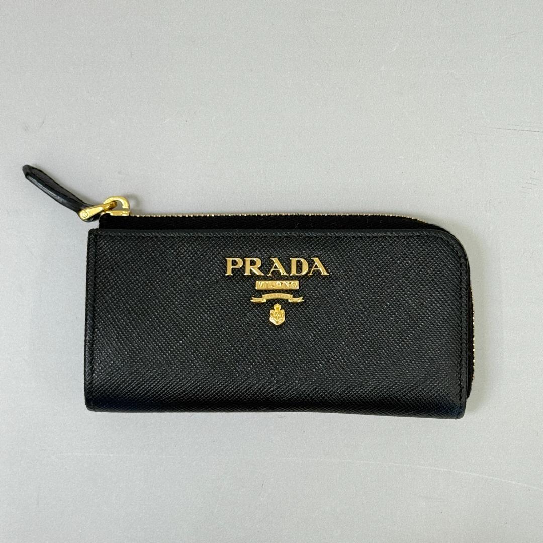 美品 プラダ サフィアーノ ブラック ゴールド キーリング付きケース