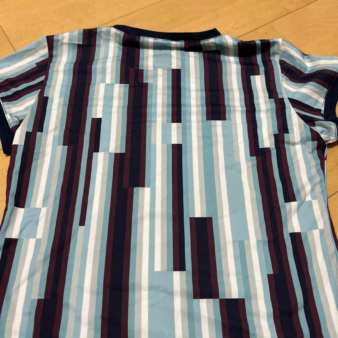 【美品】数回着用スポーツウェア テニス用 青白赤ストライプ