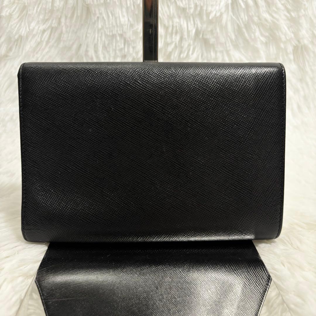 ✨美品✨ プラダ 三角ロゴ サフィアーノ 三つ折り財布 レザー プレート 黒