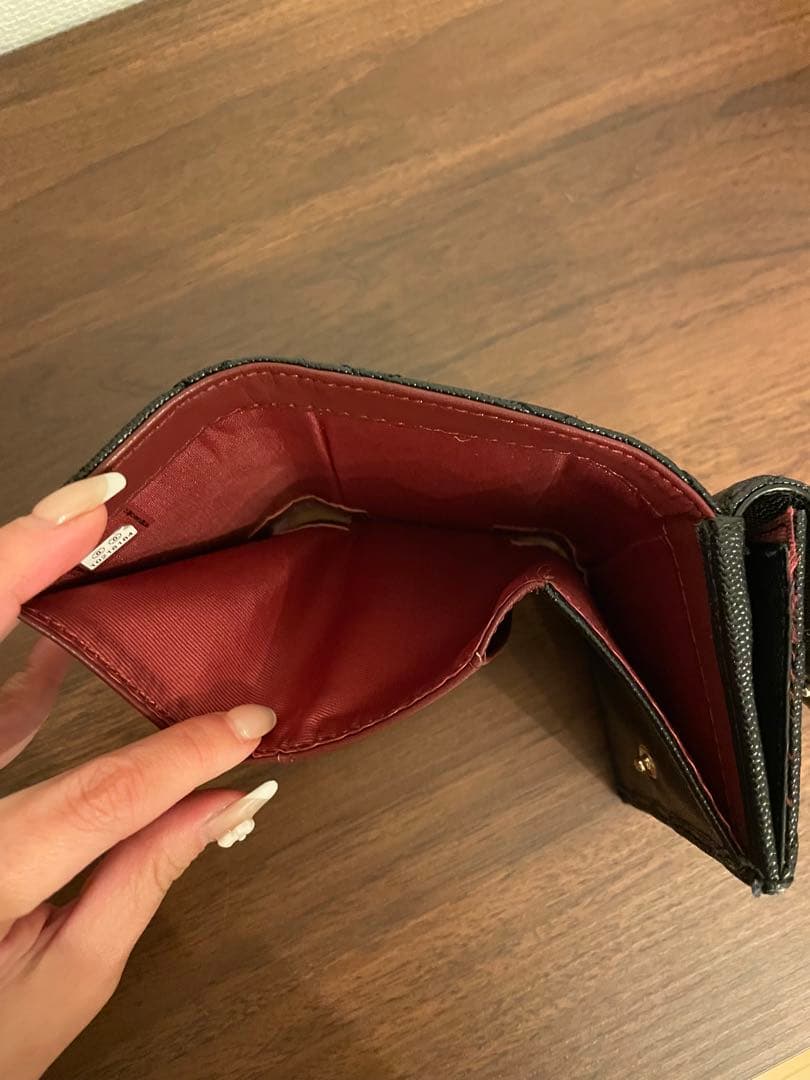 シャネル　三つ折り　財布　キャビアスキン　ゴールド