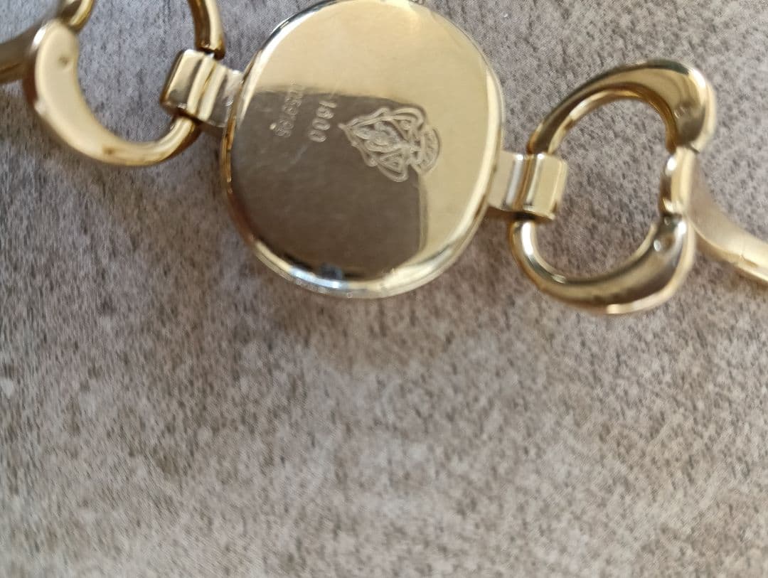 Gucci ゴールド アナログ腕時計