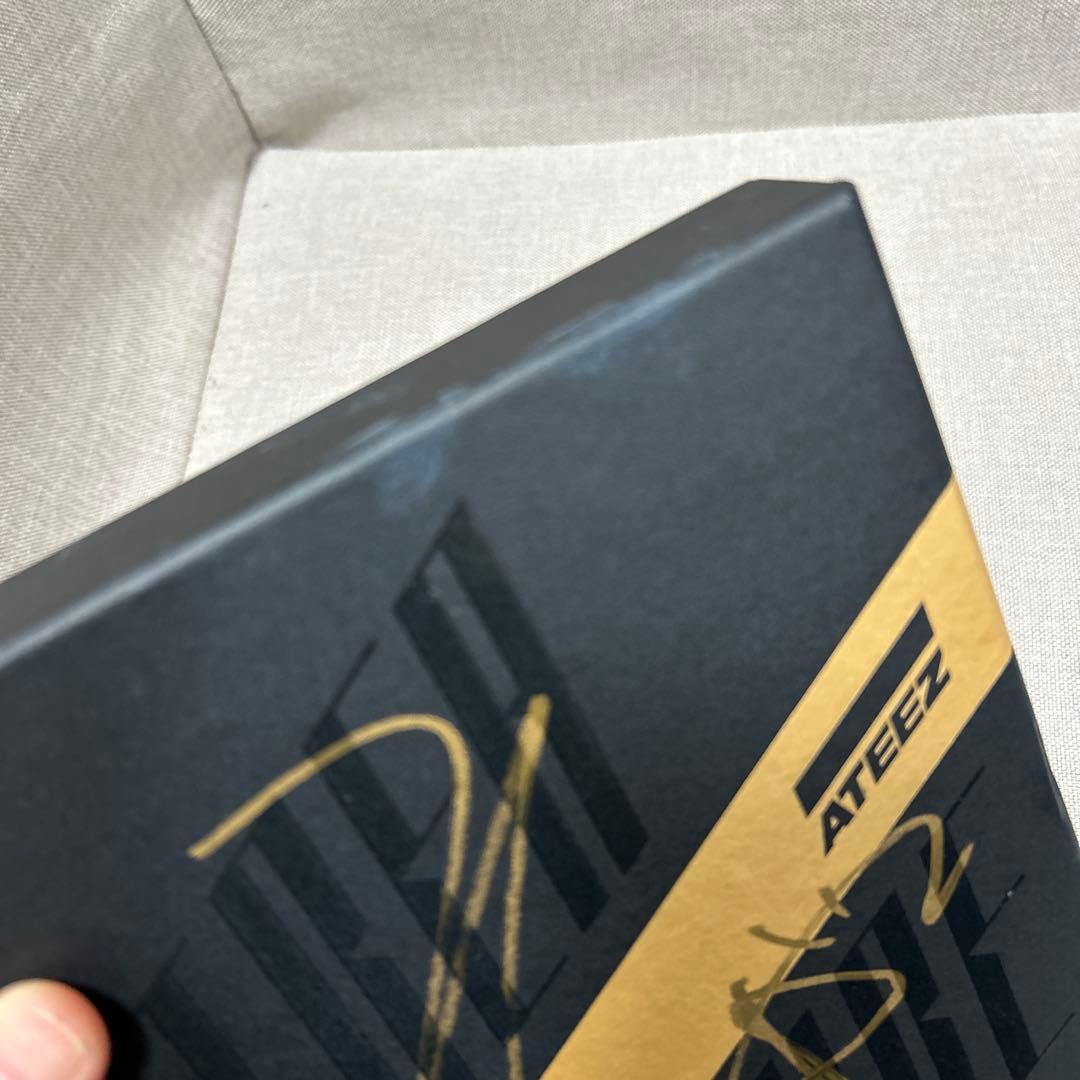 ATEEZ TREASURE ALL TO ACTION ホンジュン 直筆サイン