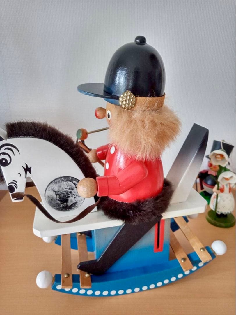 煙出し人形　木馬　ドイツ　ザイフェン　クリスマス