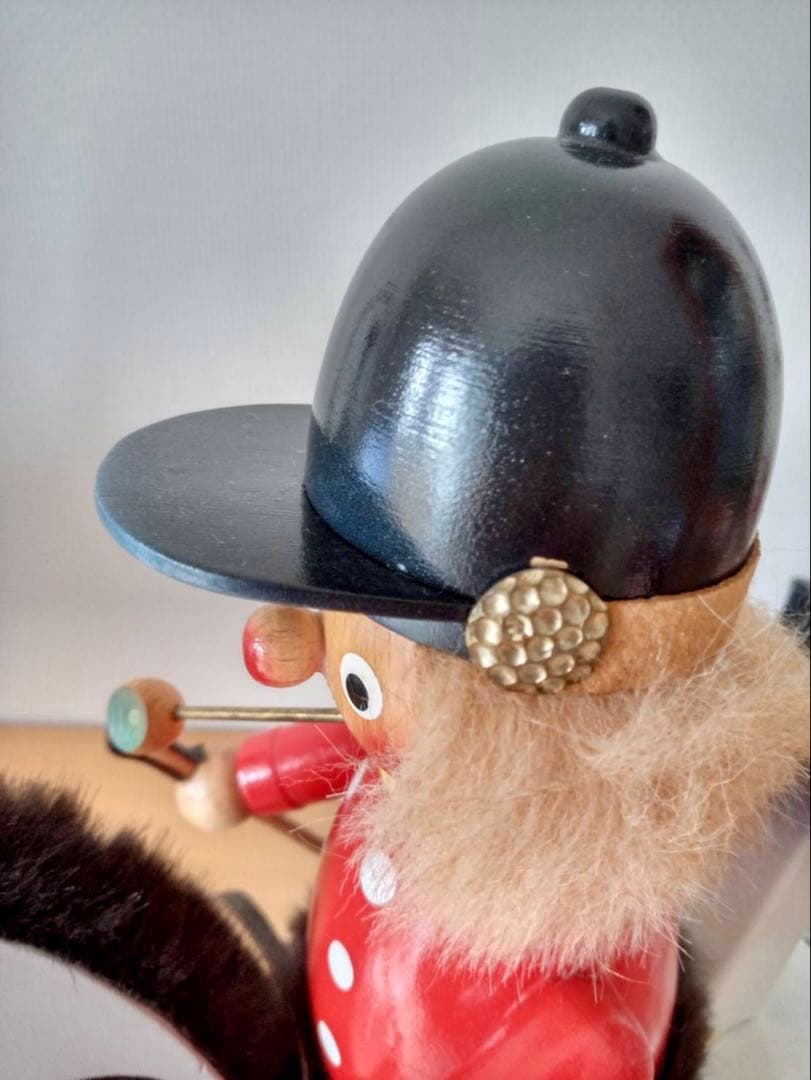 煙出し人形　木馬　ドイツ　ザイフェン　クリスマス