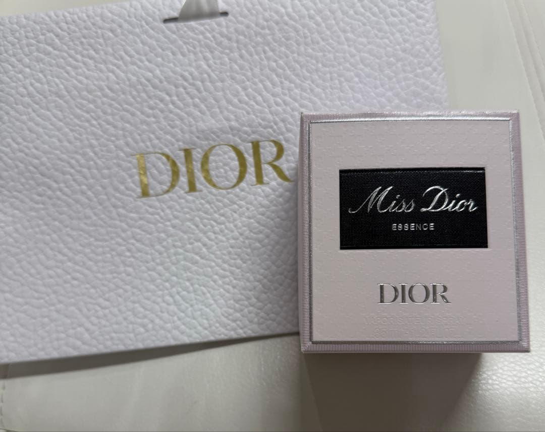 Miss Dior essence 35ml ミスディオール　エッセンス　香水