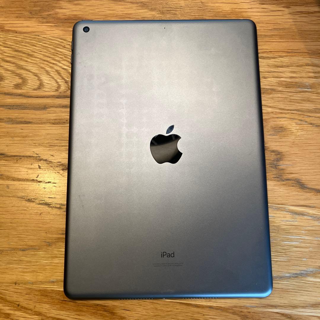 Apple iPad 本体　第8世代