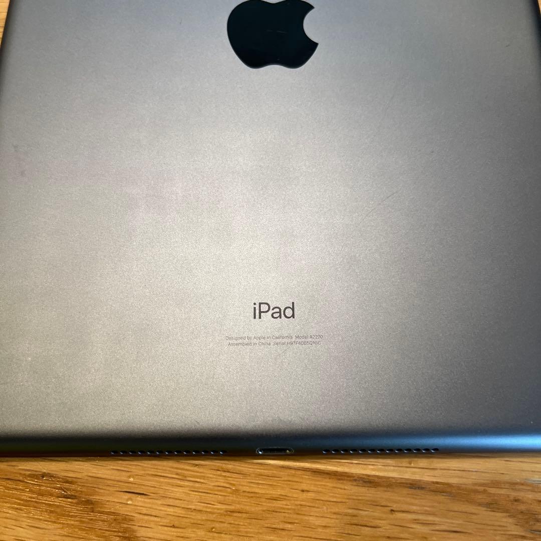 Apple iPad 本体　第8世代