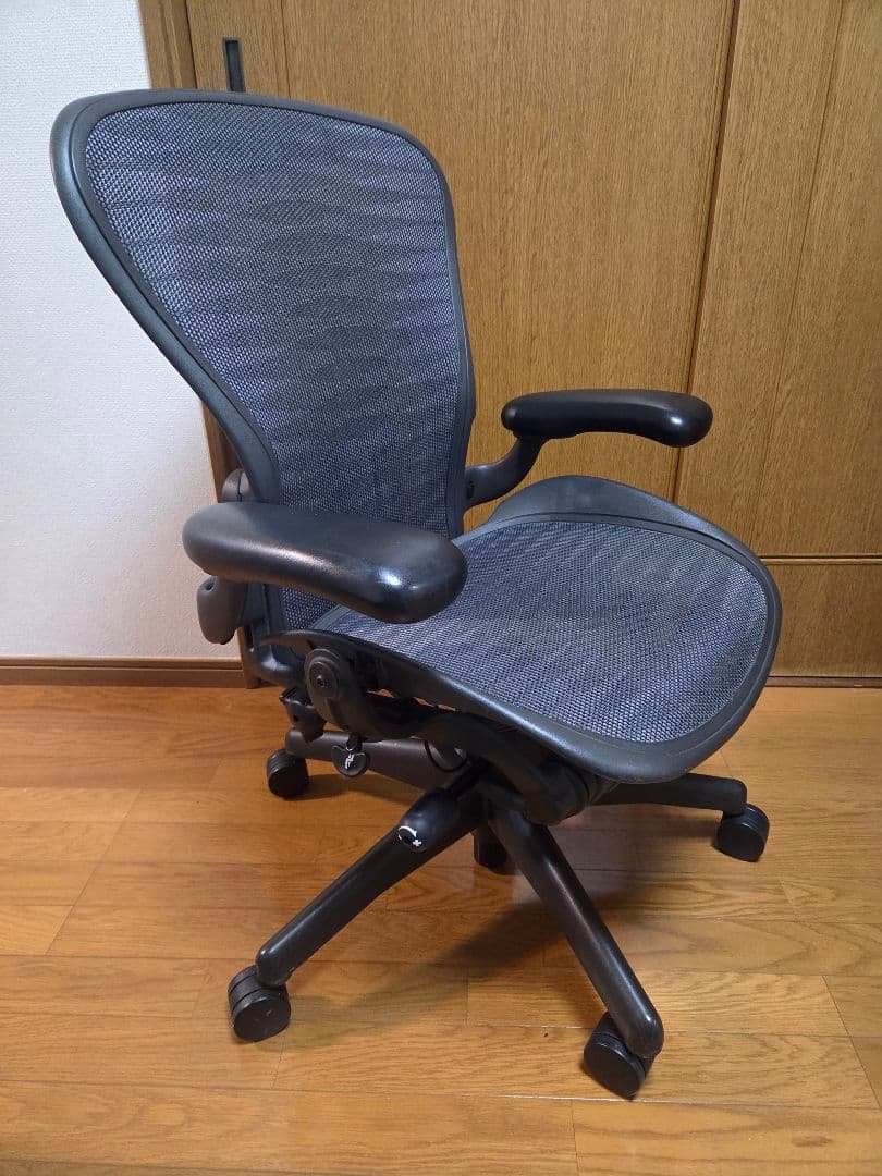 アーロンチェア　フル装備　タキシードメッシュ　Bサイズ　ポスチャーフィット