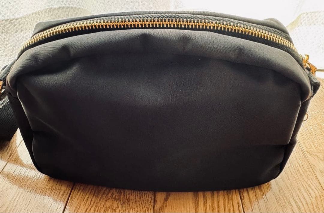 PRADA 黒 ナイロンショルダーバッグ ノベルティ