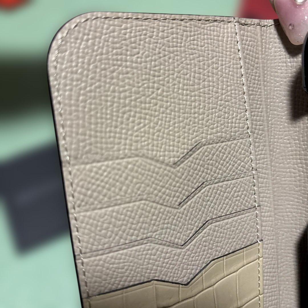 iPhone 15 Plus手帳型ケース ノービレ× エンボスクロコレザー