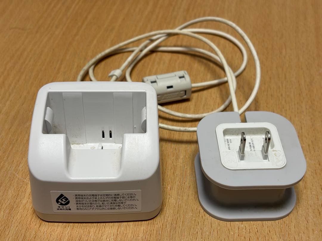 【２台】らくらくホン SIM解除済み F-02J ガラケー 携帯電話 紺 ピンク