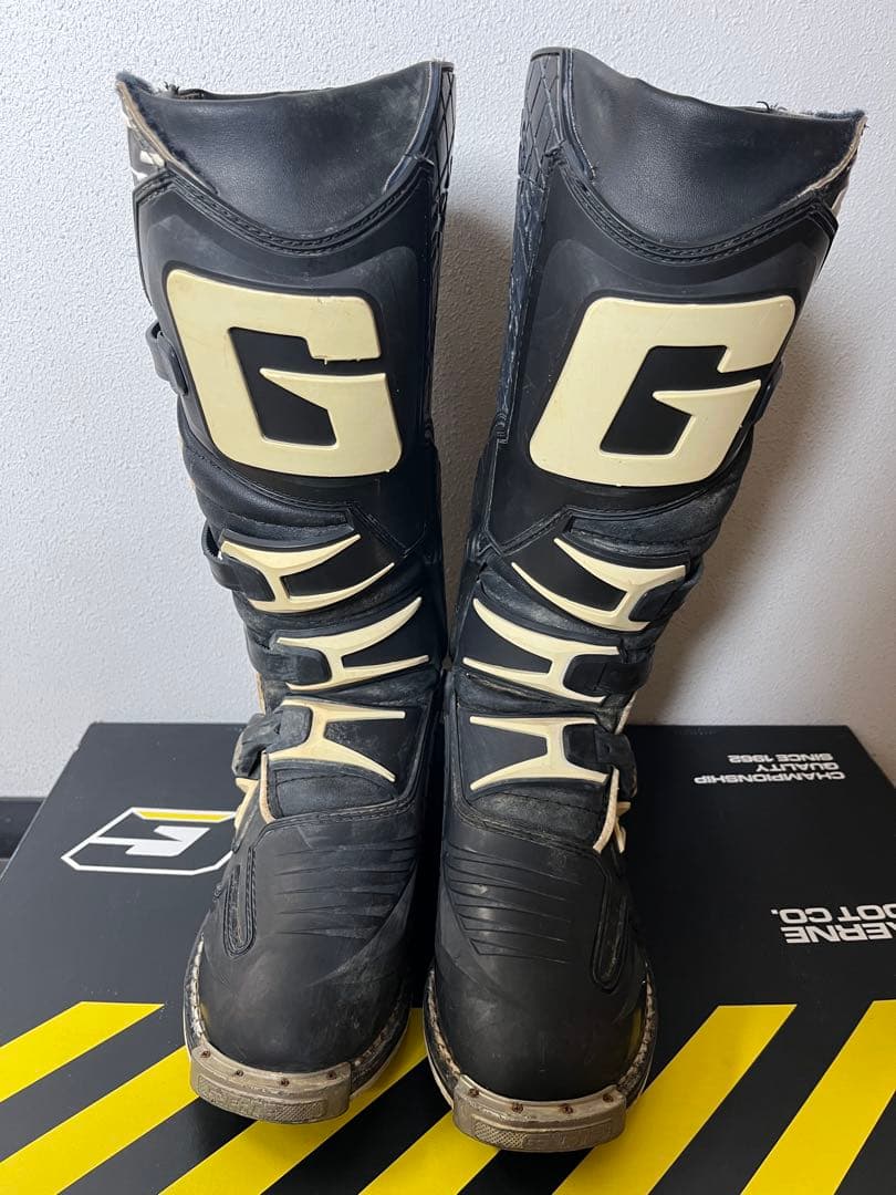 ガエルネGリアクト　オフロードブーツ　26.5cm