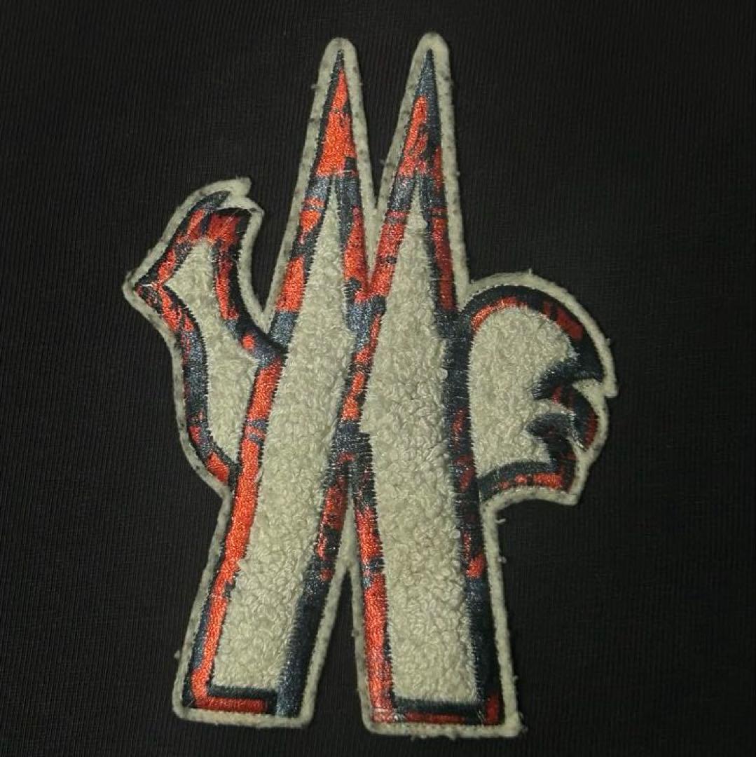 モンクレール　ブラック刺繍ロゴTシャツ　XL