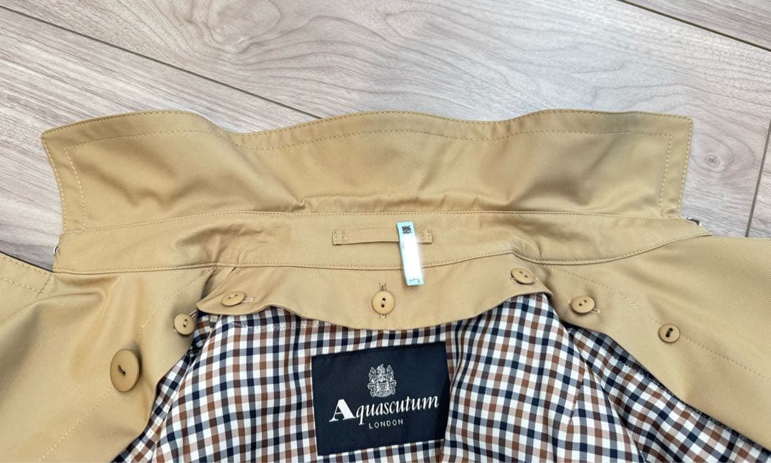 【美品】アクアスキュータム　トレンチコート　青ライナー　ベージュ　チェック　6