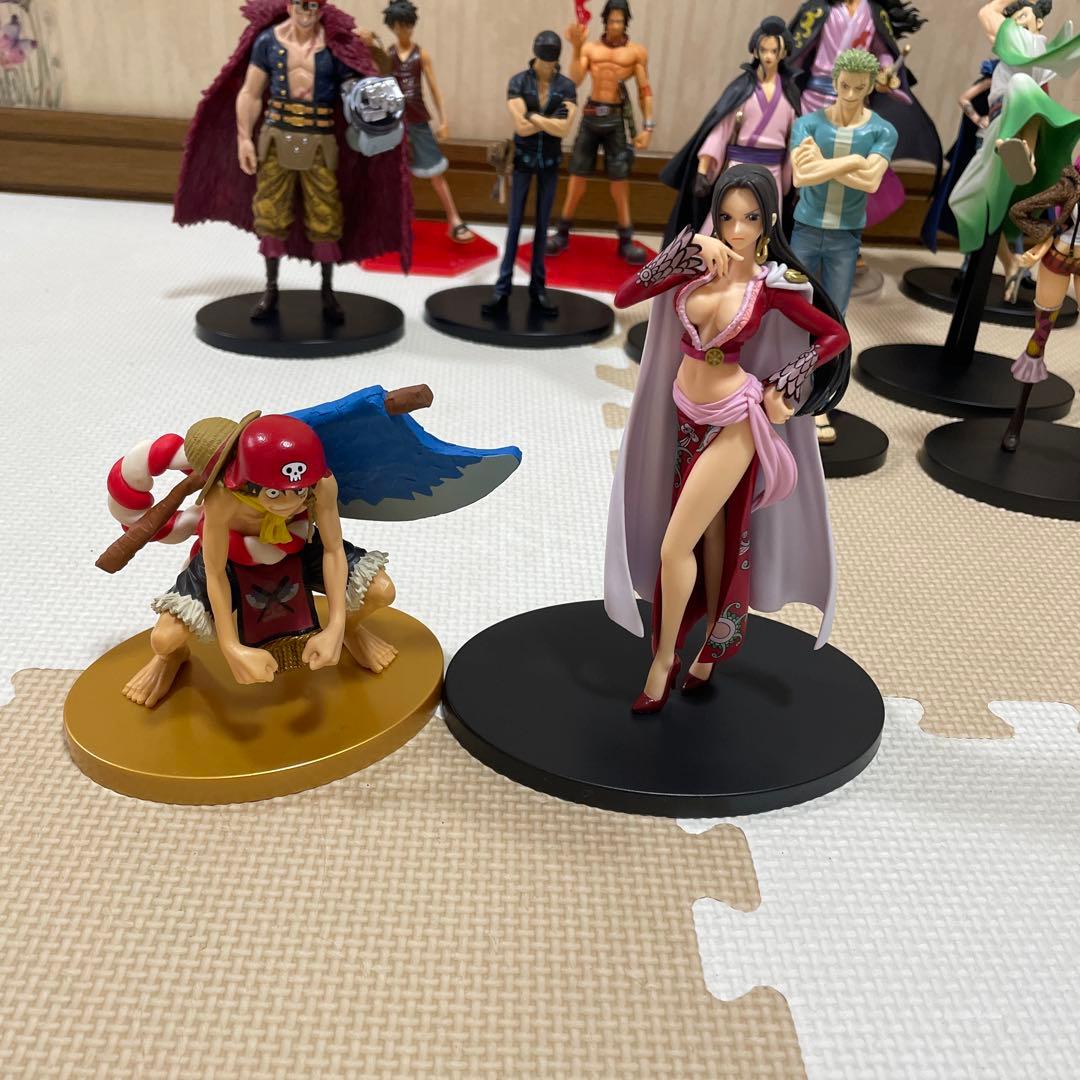 ワンピースフィギュア　24個まとめ売り