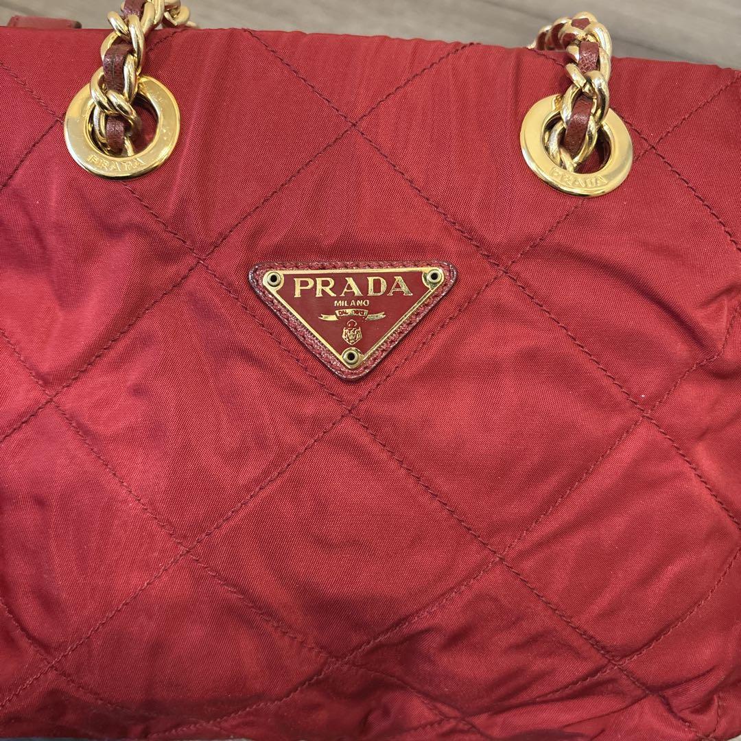 PRADA キルティング　ショルダー　バッグ　赤　三角ロゴ