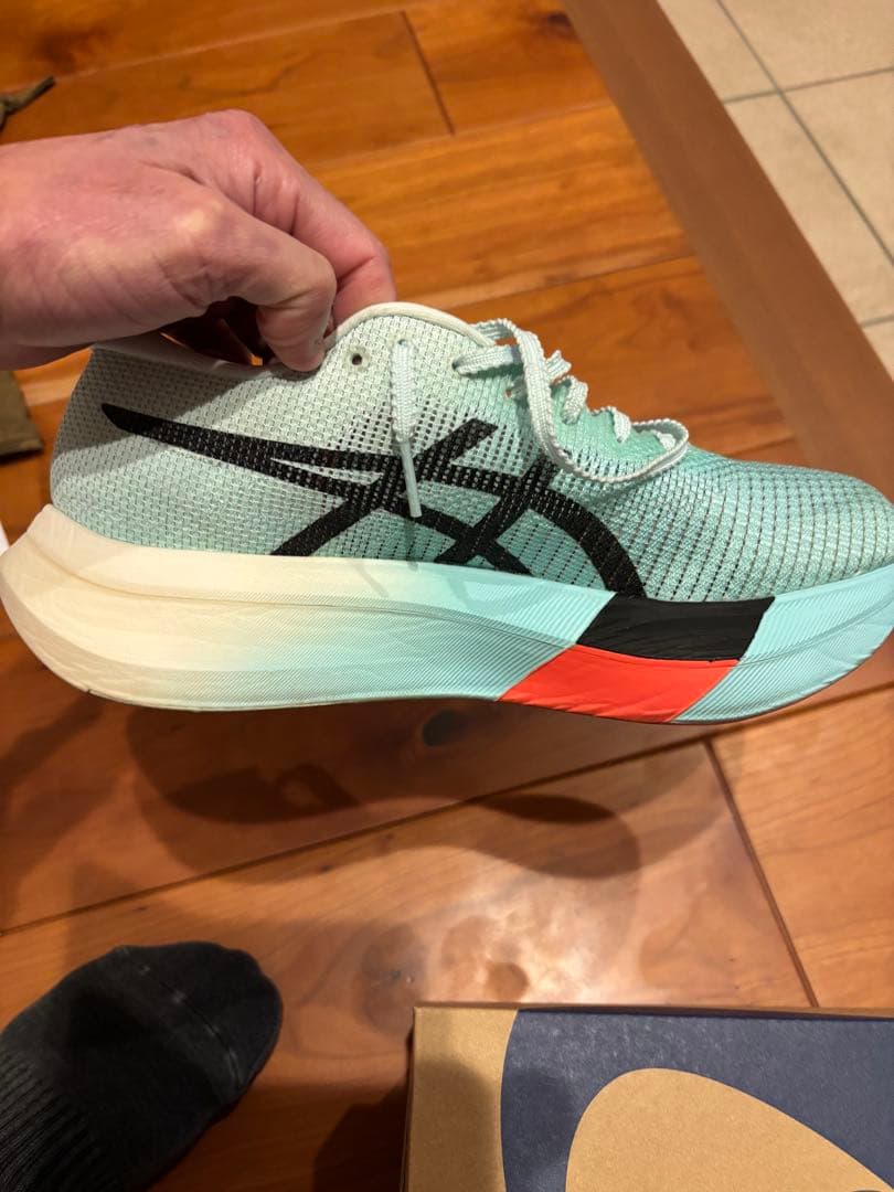 ASICS メタスピードスカイパリ　25.5cm