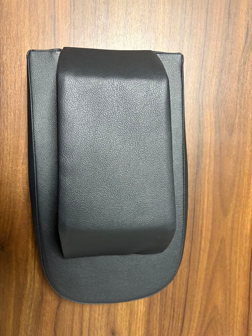 【美品】　輝オート　MADLYS デリカD5 ビッグアームレスト