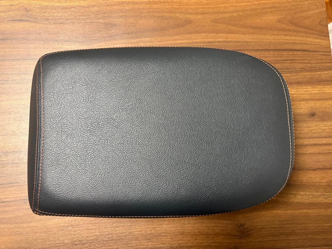 【美品】　輝オート　MADLYS デリカD5 ビッグアームレスト