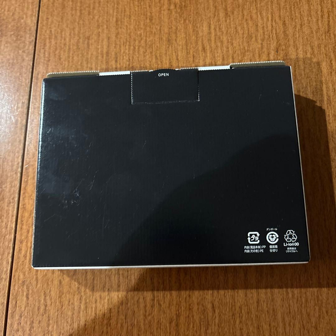 新品未使用au GRATINA 4G KYF31 ブラック SIMロック解除済