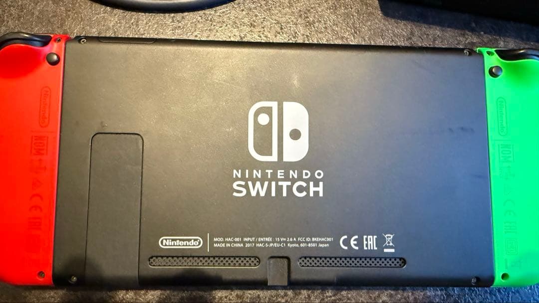 Nintendo Switch 本体 赤と緑のJoy-Con 中古品　箱なし