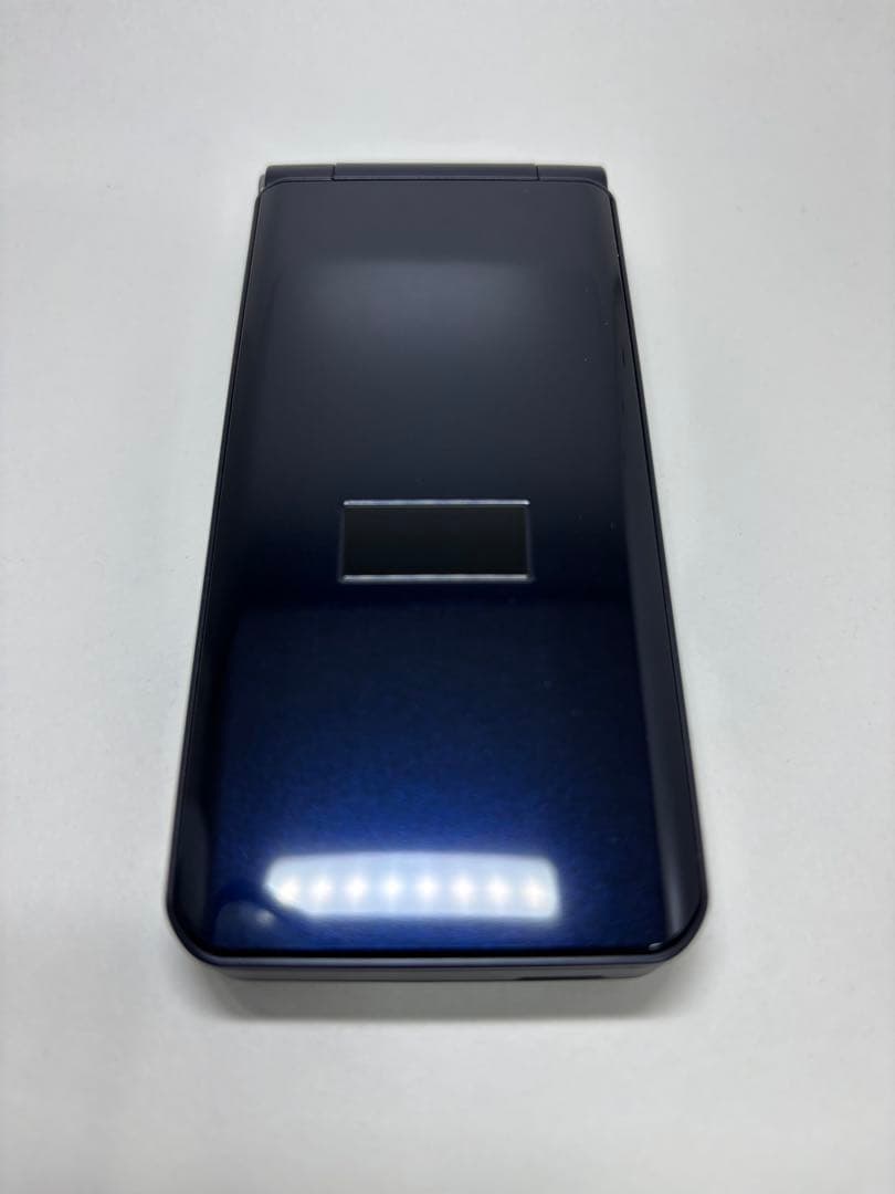 ★arrows ケータイ ベーシック F-41C ネイビー