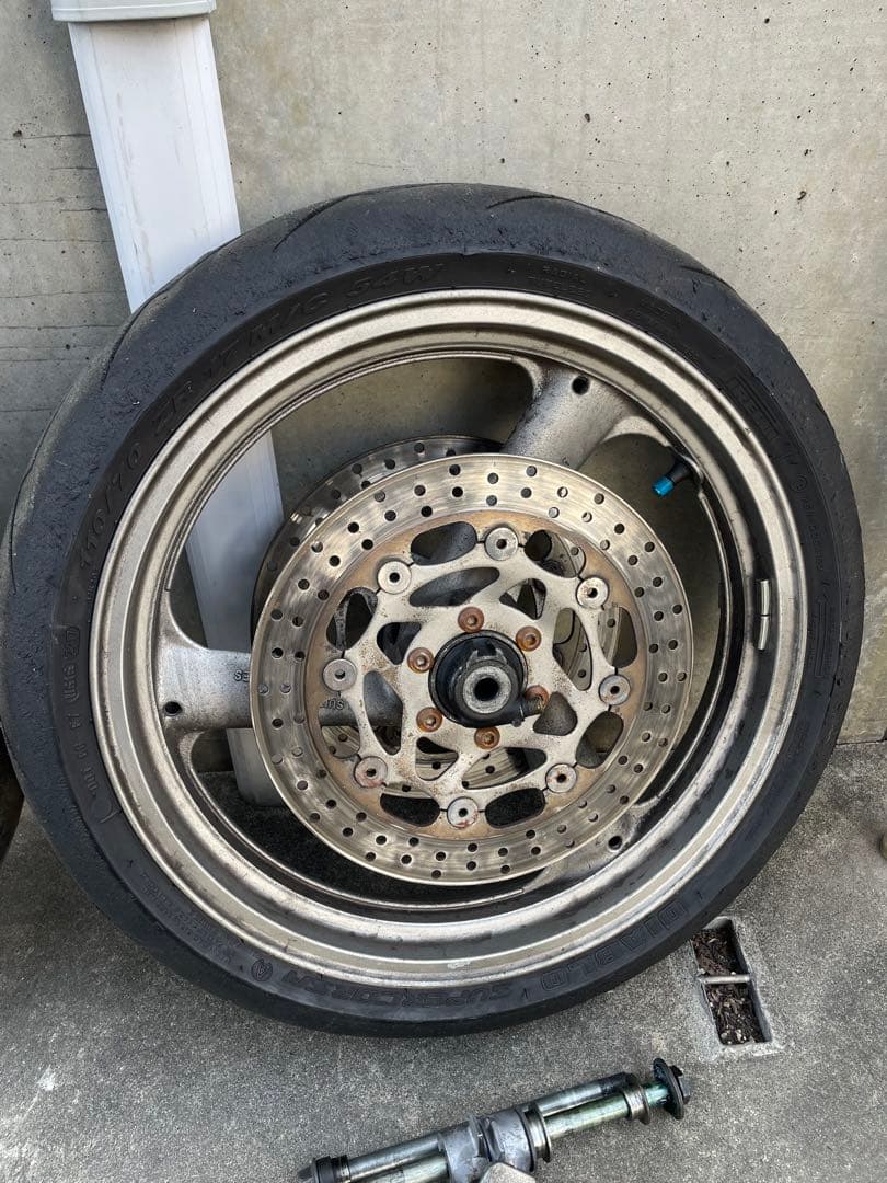 ヤマハ　fzr250r 3ln フロントホイール