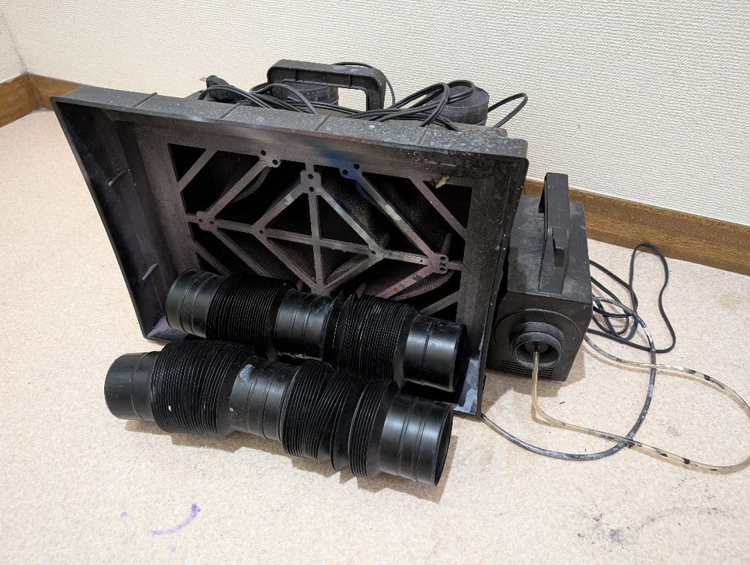 コンプレッサーと塗装ブース