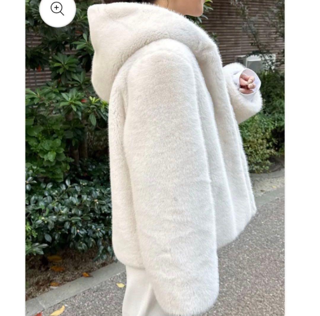 最終値下げ【新品未使用/タグ付き】CARLA / エコファーフードコート