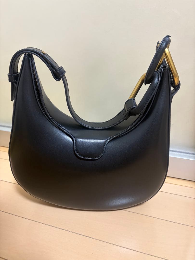 Kora コラ メタリックアクセントムーンバッグ