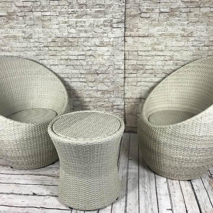 バリ製 イスとテーブルの3点セット