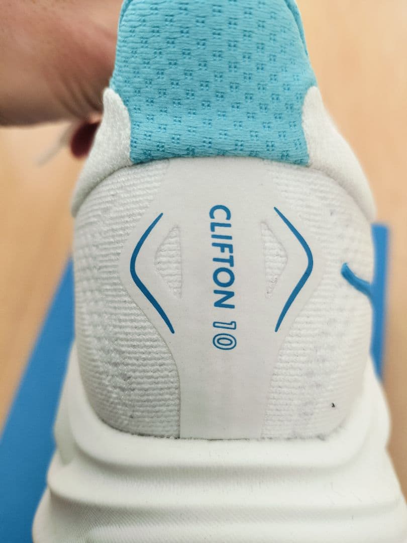 みーちゃま【美品　正規品】HOKA　CLIFTON10 25.5cm