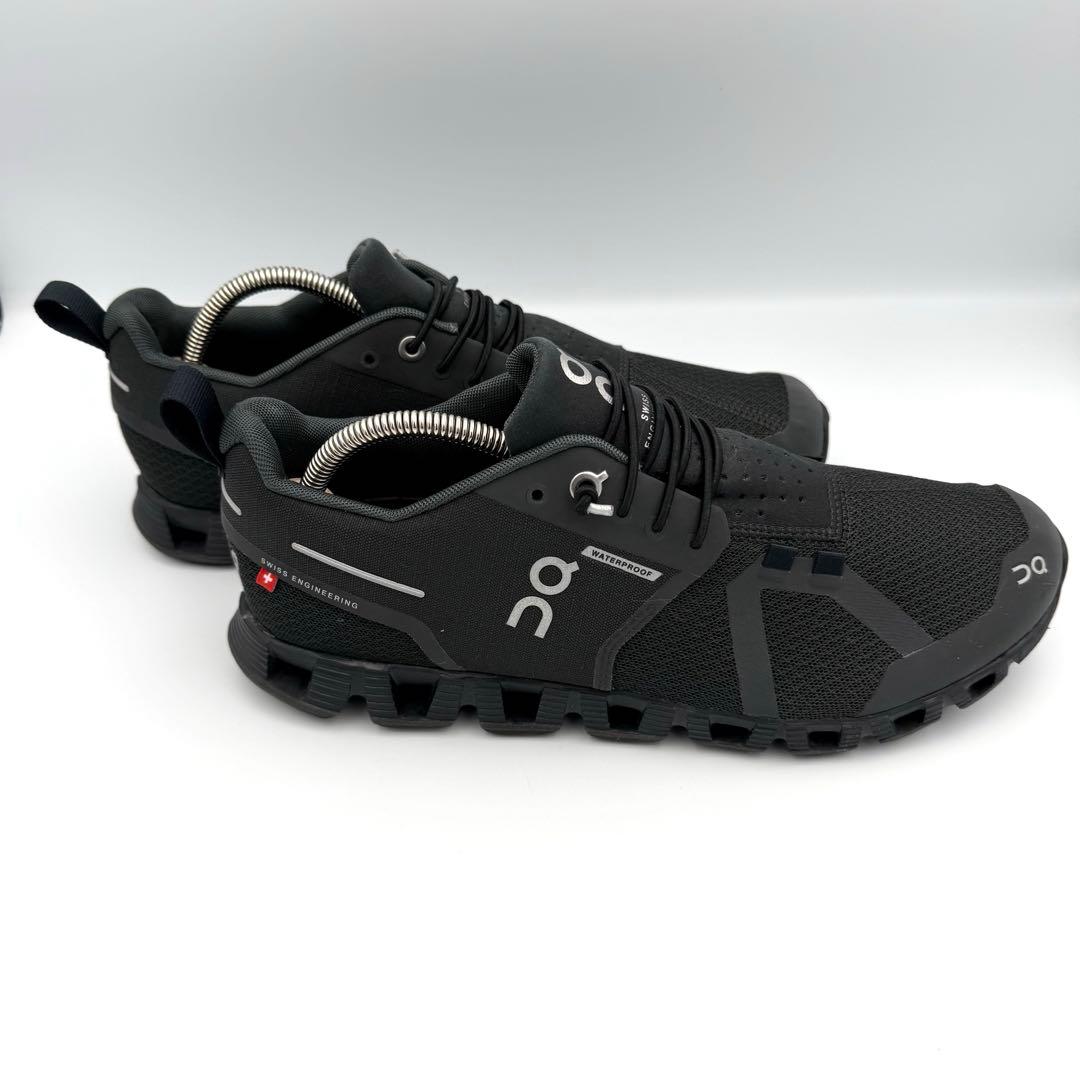 【極美品】オン クラウド ウォータープルーフ BLACK 軽量スニーカー