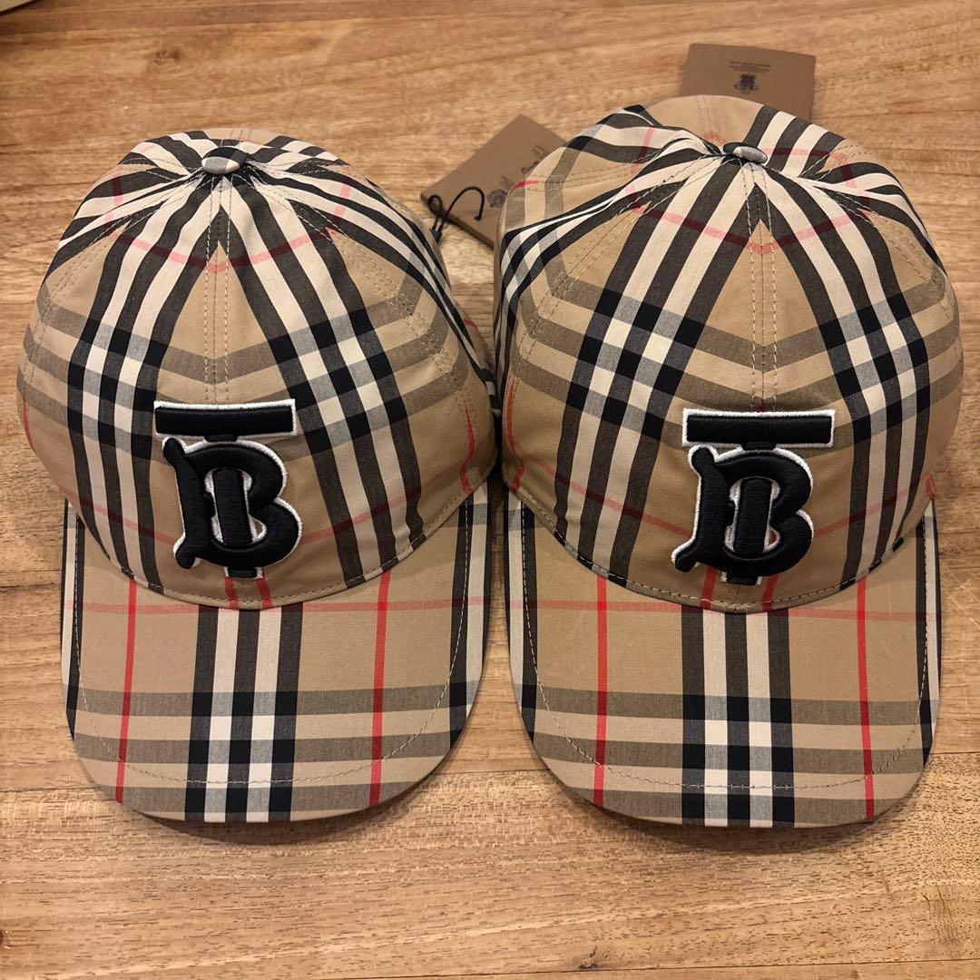 新品二つセット　Burberry バーバリー キャップ チェック　Lサイズだけ