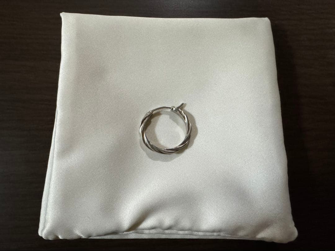 Maison Margiela タイムレススクロールピアス