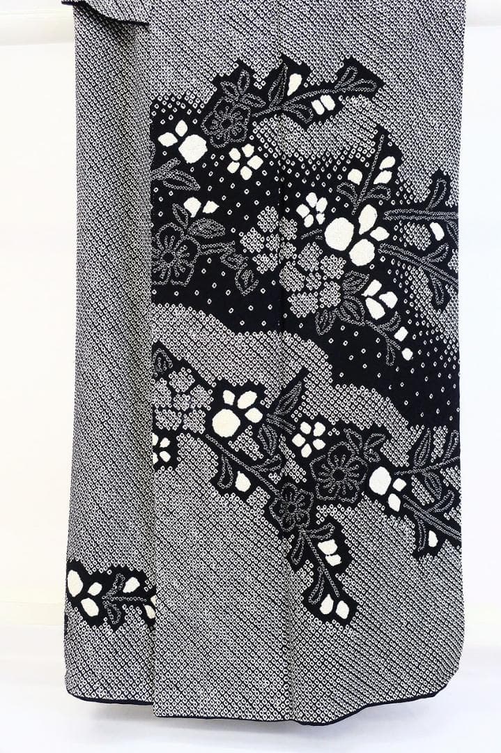 ★専用★未使用品 訪問着 総絞り 白黒身丈155.0cm 裄丈66.0cm 正絹