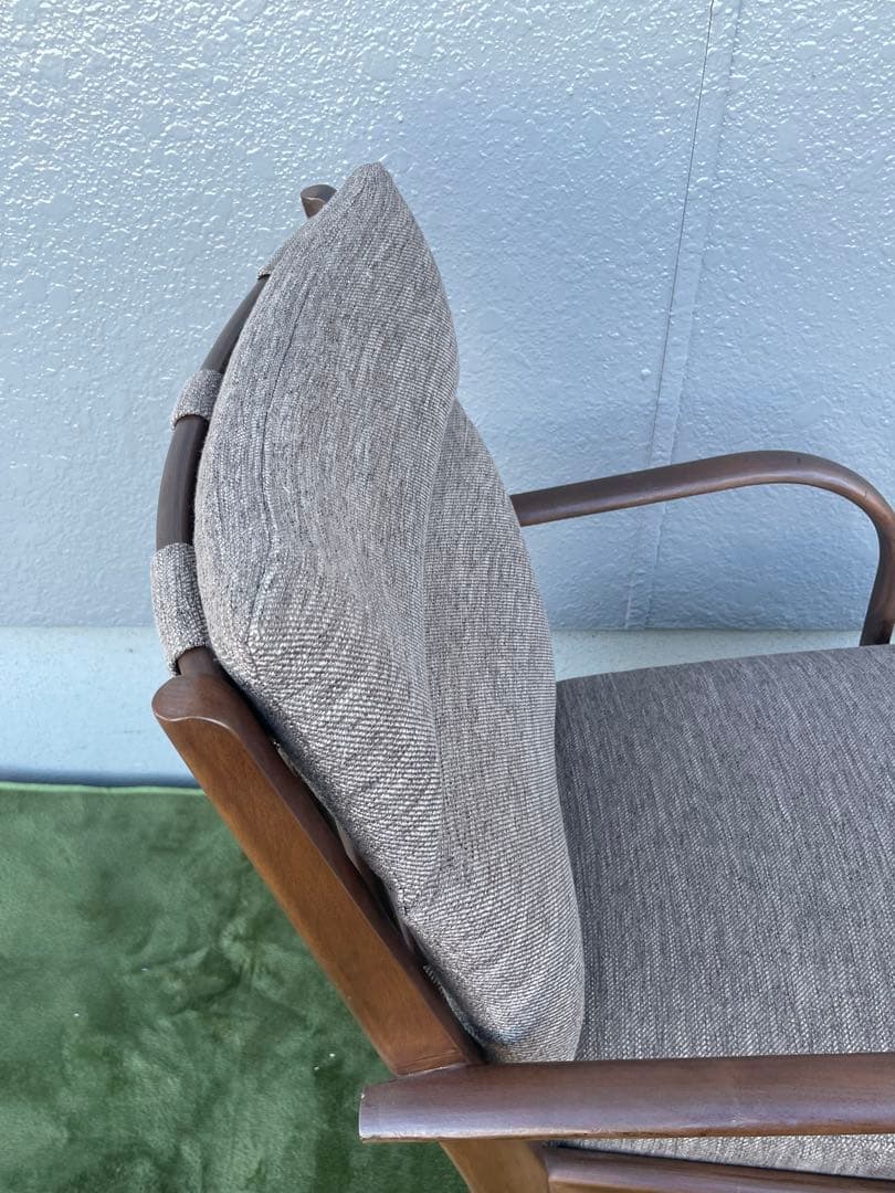 美品　ニトリ Nコレクション C-27M 肘付き　ダイニングチェア