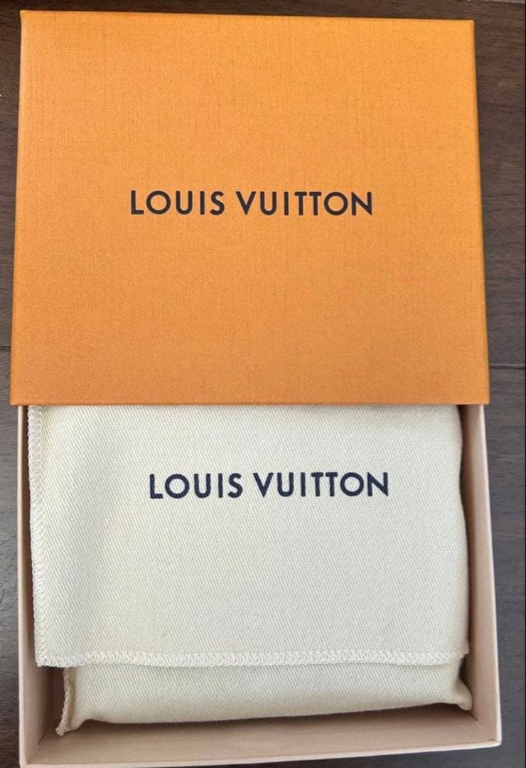 Louis Vuitton ポルトフォイユ・ヴィクトリーヌ