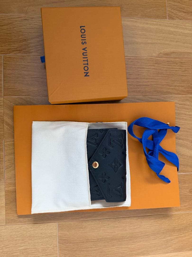 Louis Vuitton ポルトフォイユ・ヴィクトリーヌ