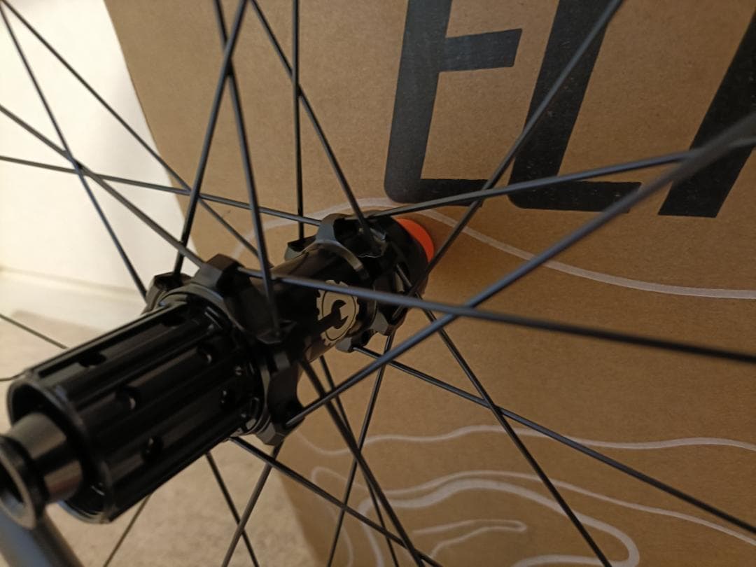 Elitewheels Edgeエリートホイール エッジ 軽量カーボン 40mm