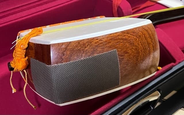 【美品】三味線 本体 和柄装飾付き