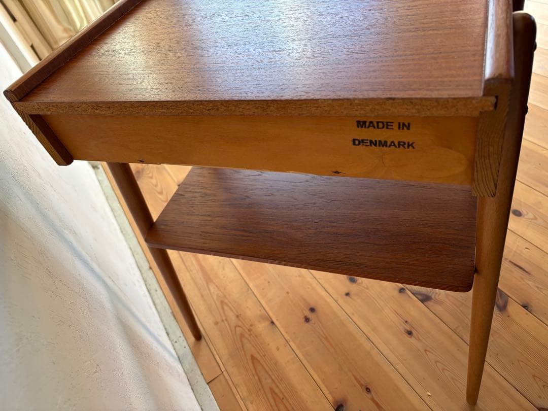 北欧ヴィンテージ　デンマーク　チークサイドテーブル