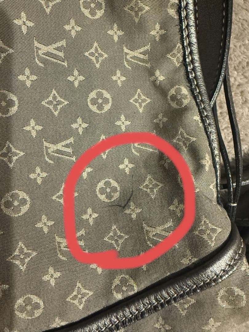 LOUIS VUITTON M95620 マノン プラティーヌモノグラムミニラン