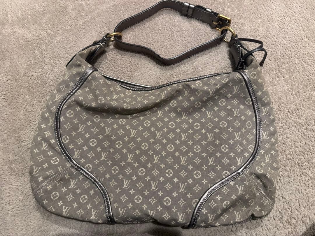 LOUIS VUITTON M95620 マノン プラティーヌモノグラムミニラン