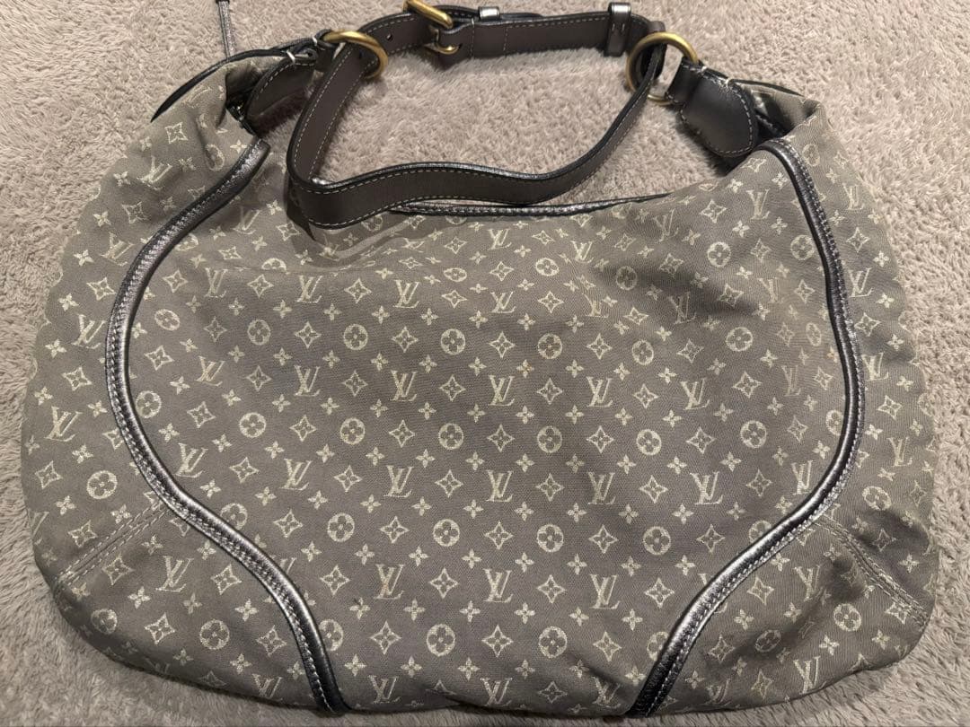LOUIS VUITTON M95620 マノン プラティーヌモノグラムミニラン