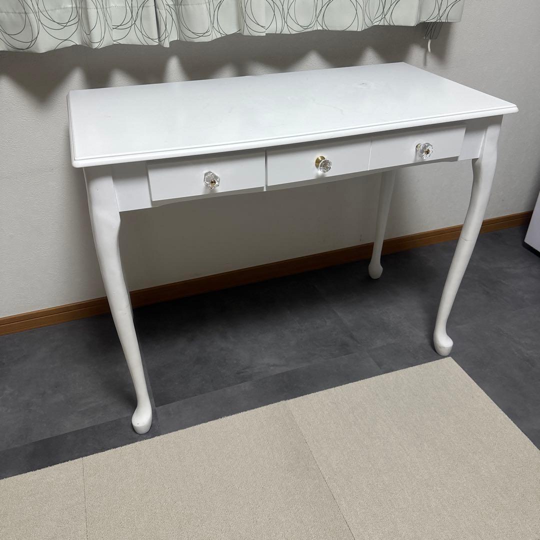 最終値下げ‼️早い者勝ち‼️ファー付❤︎ホワイトクラシックテーブル 引き出し付き