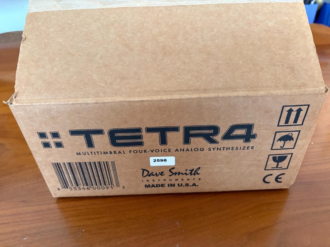 Dave Smith Tetr4 シンセサイザー