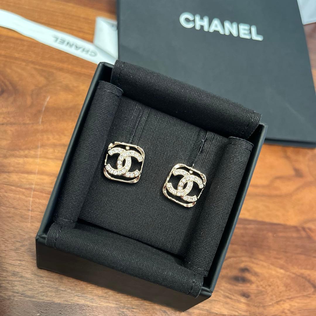 【アキラ】CHANEL スクエアピアス　ゴールド
