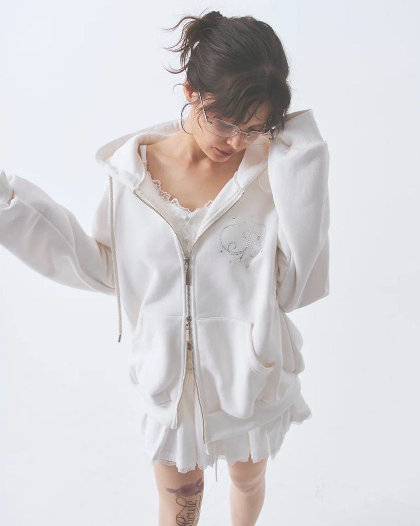 PELLICULE motif stone big PK パーカー